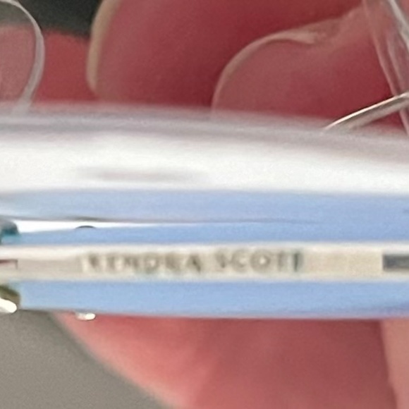 Kendra Scott Elle Dangle Earrings Translucent Blue & Silver preowned - Picture 2 of 4